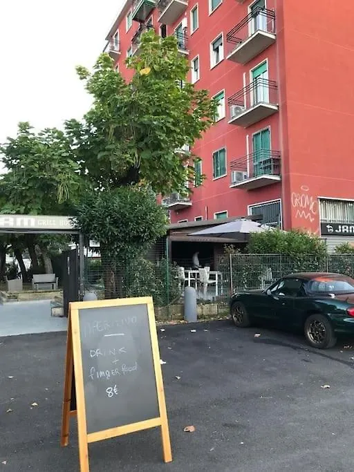Appartamento Incantevole: Milano Apartment