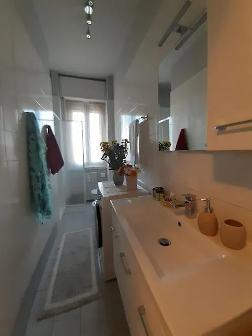 Appartamento Incantevole: Milano Apartment Milan
